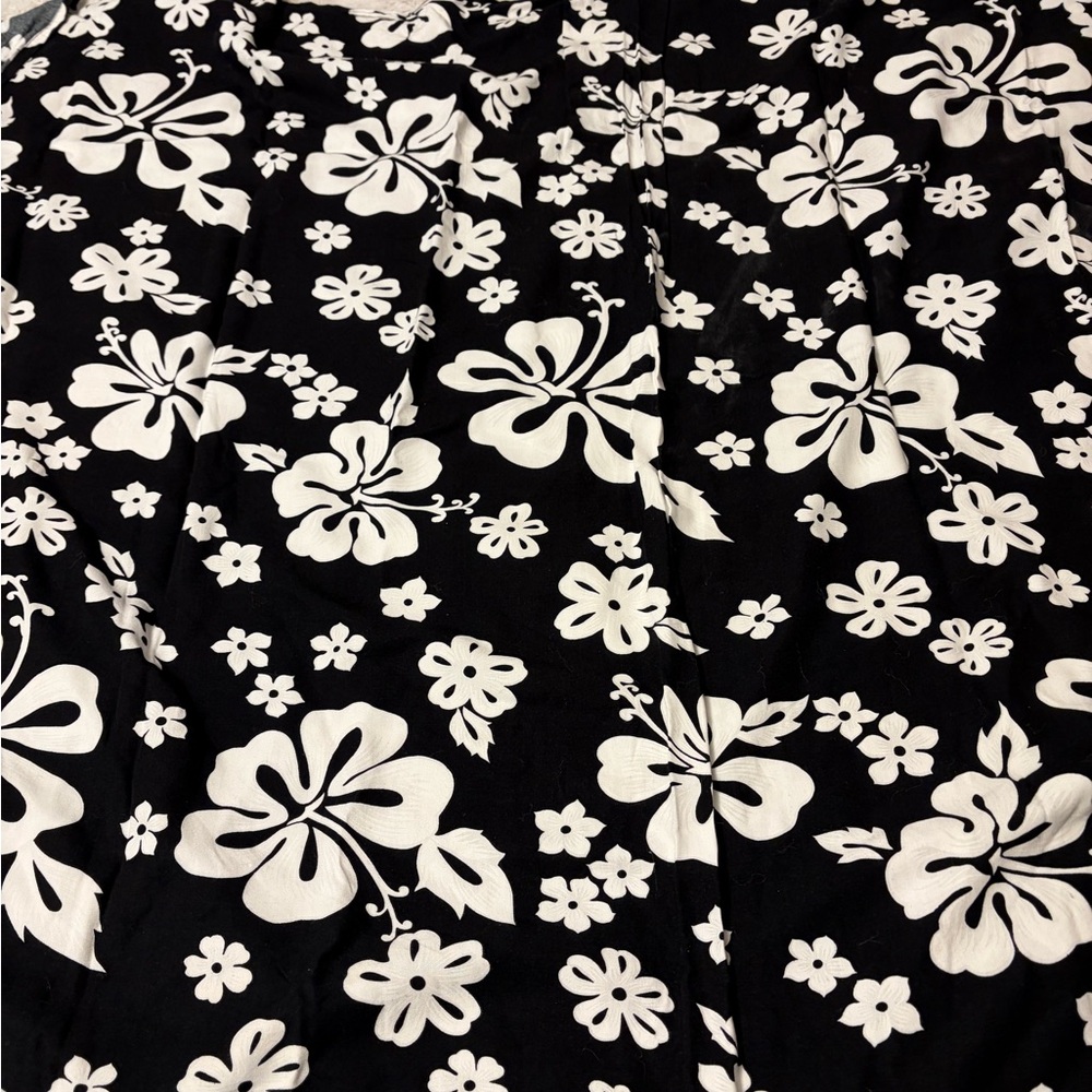 NEW Black and White Floral Sarong